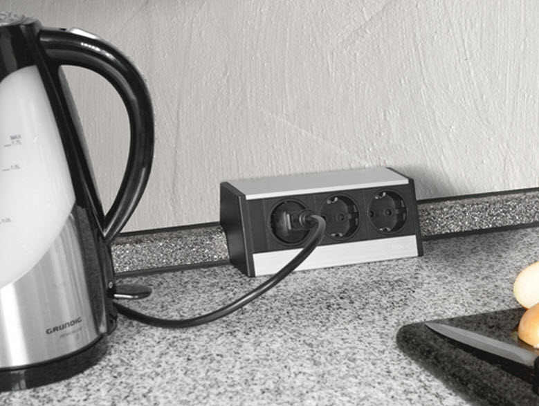 EVOline R-Dock Multimedia / 3x socket / 1x HDMI / 1x VGA / Sides Black-3162