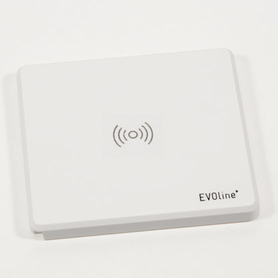 Featured image for “EVOline Square 80 with Qi charger / 1x power / 1x USB charger / White”